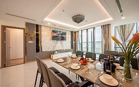Landmark 81 Condotel Garden Bay